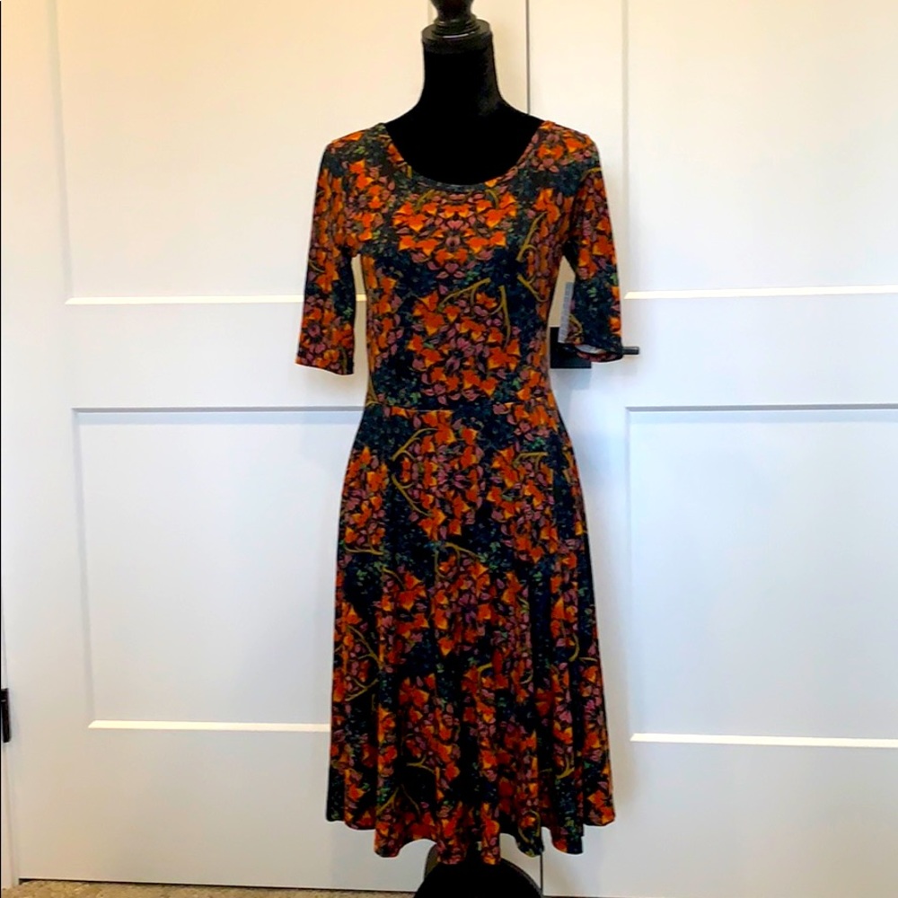 Lularoe “Nicole” Dress Size L NWT